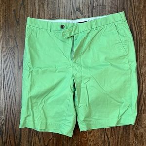 Green Brooks Brothers Bermuda shorts in size 38W